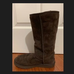 UGG Shoes - Chocolate Brown Uggs UGG Shoes - Chocolate Brown Uggs